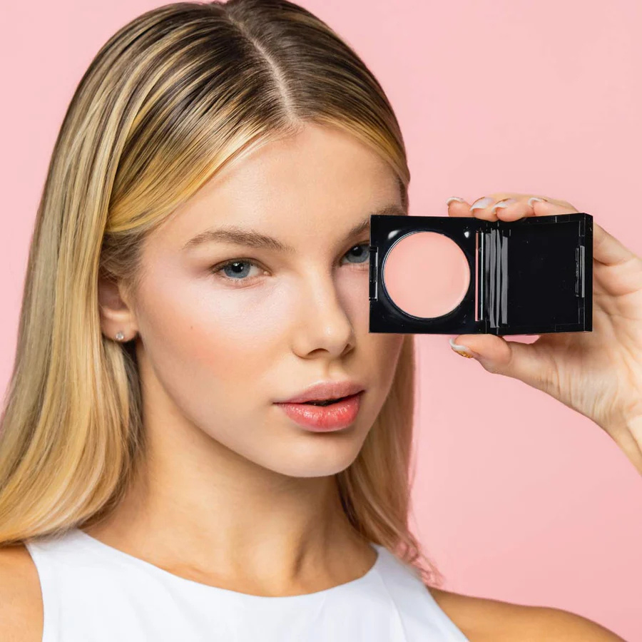 Instant Caffeinated Under-Eye Brightener